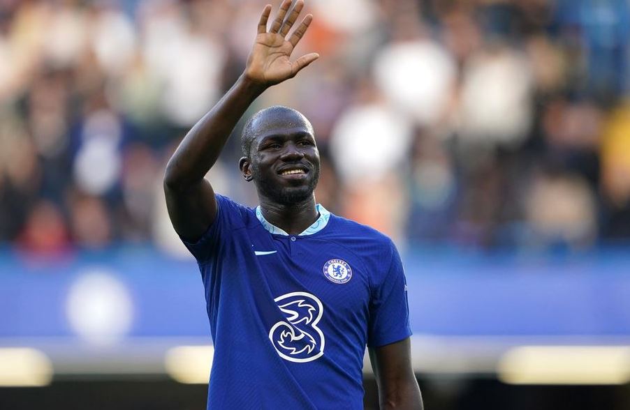 So sánh thông tin về cầu thủ IB với các cầu thủ khác