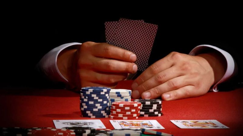 Bộ bài Poker là công cụ rèn luyện tư duy chiến thuật